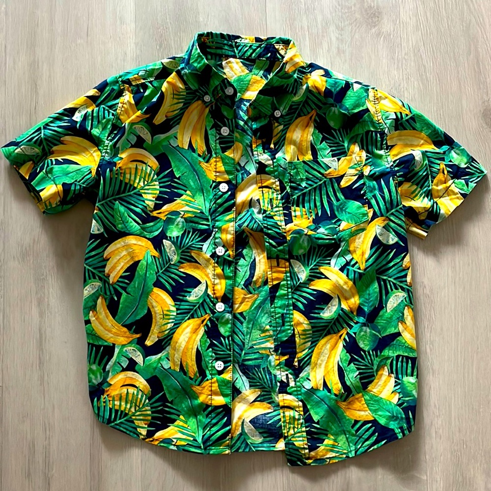 Old navy, size 8 boys, button down short sleeve